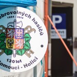 Stavìní máje v Holici u Olomouce