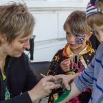 Stavìní máje v Holici u Olomouce