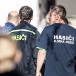 Stavìní máje v Holici u Olomouce