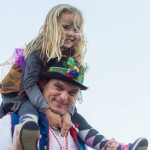 Stavìní máje v Holici u Olomouce