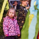 Stavìní máje v Holici u Olomouce